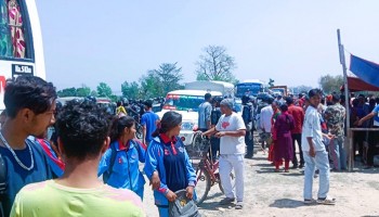 सुत्केरी मृत्युको विषयलाई लिएर कैलालीमा   राजमार्ग अवरुद्ध